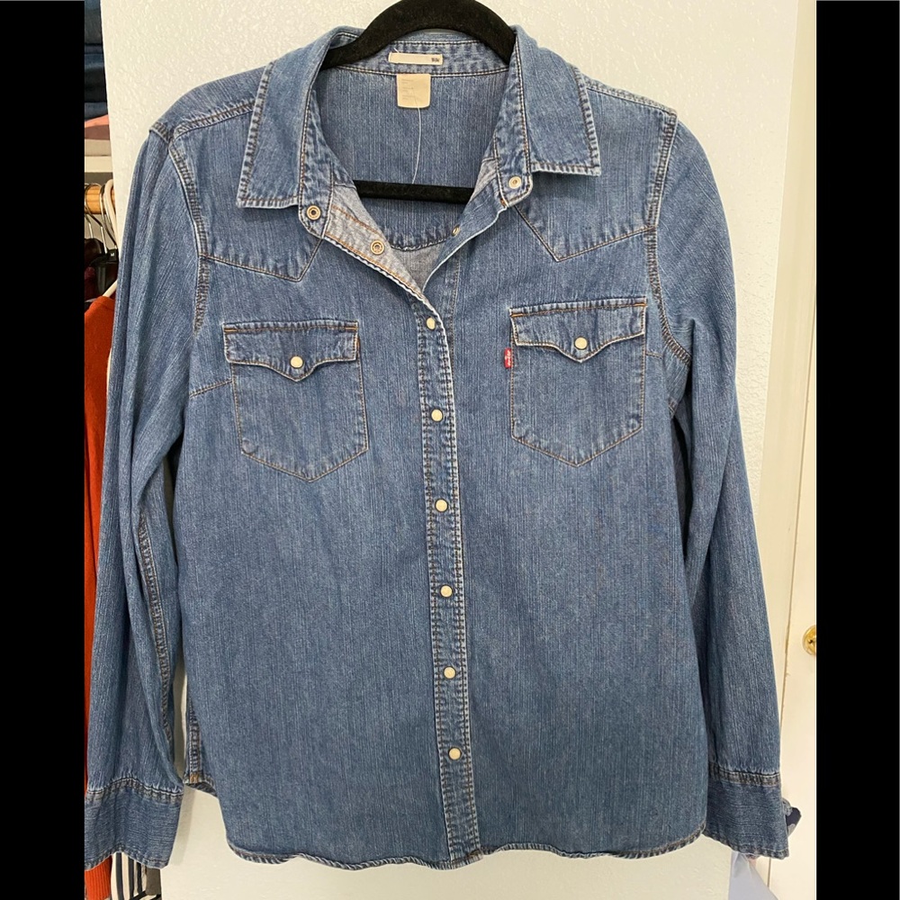 Levi’s button up long sleeve top